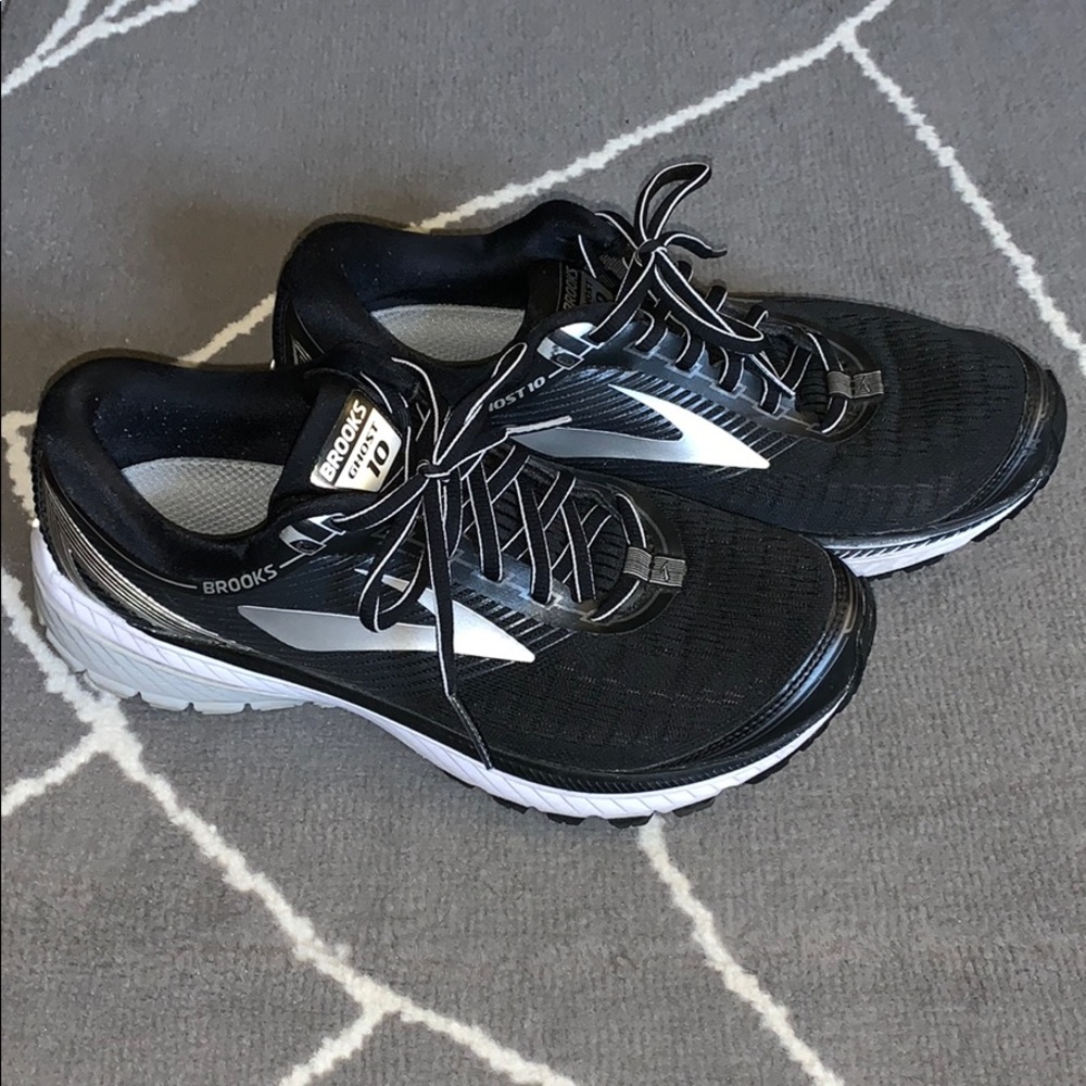 GREAT CONDITION BROOKS!!